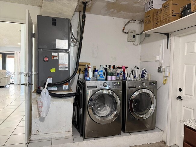 Building Photo - 6541 SW 31st St