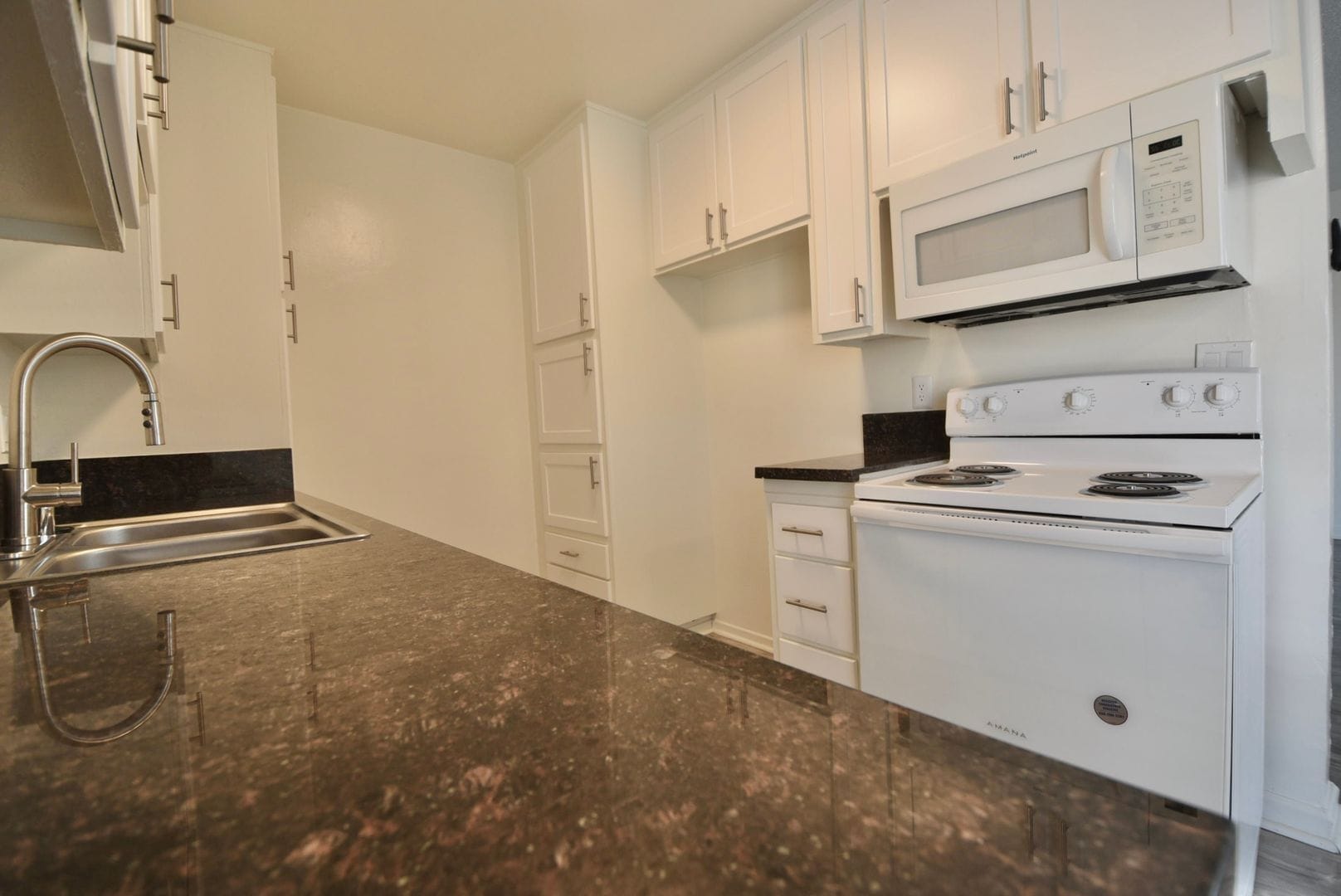 Building Photo - 12142 Burbank Blvd