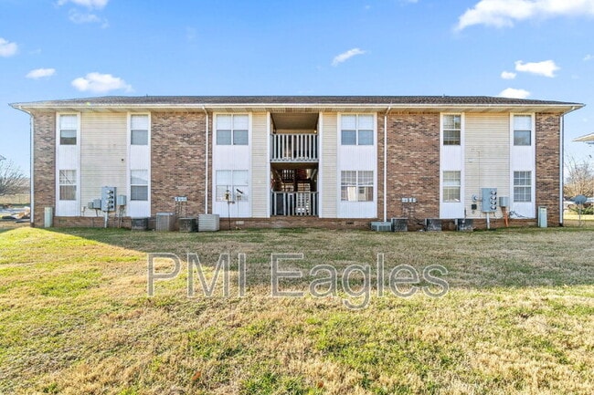 Building Photo - 263 White Oak Rd