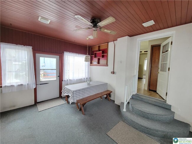 Building Photo - 712 Chestnut St