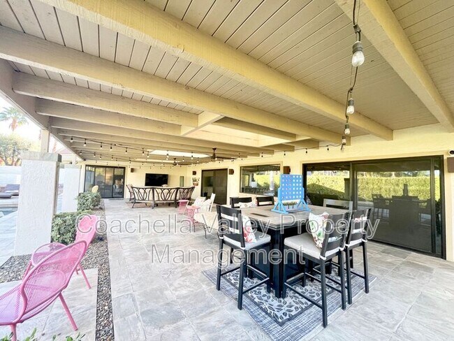 Building Photo - 48550 Valley View Dr