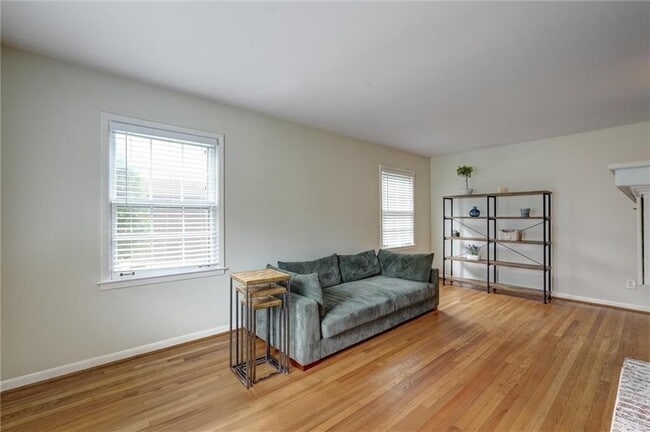 Building Photo - 2955 Delcourt Dr