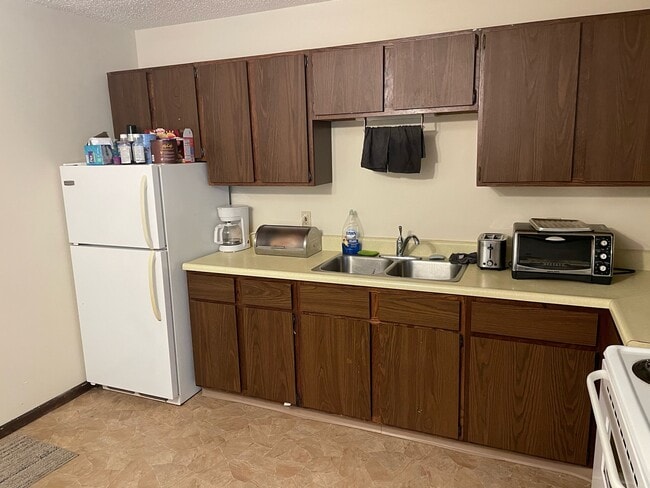 Building Photo - 2326 Golf Rd