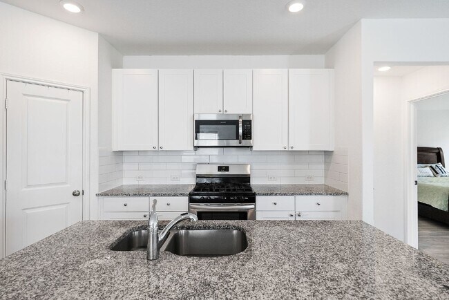 Building Photo - Primary Closet Made for Kings & Queens - UP TO 1 MONTH FREE RENT AVAILABLE!
