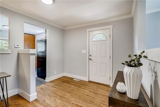 Building Photo - 3 BED 1 BATH SINGLE FAMILY FOR RENT