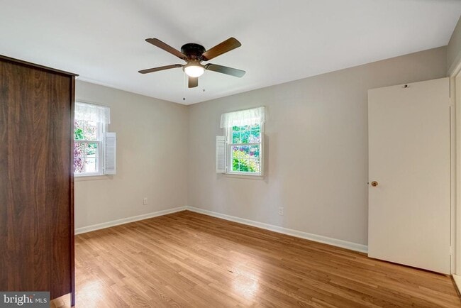 Building Photo - 821 N Latham St