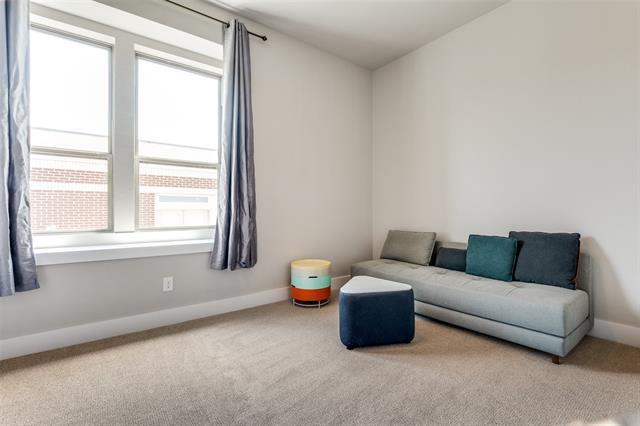 Building Photo - 5608 Lindell Ave