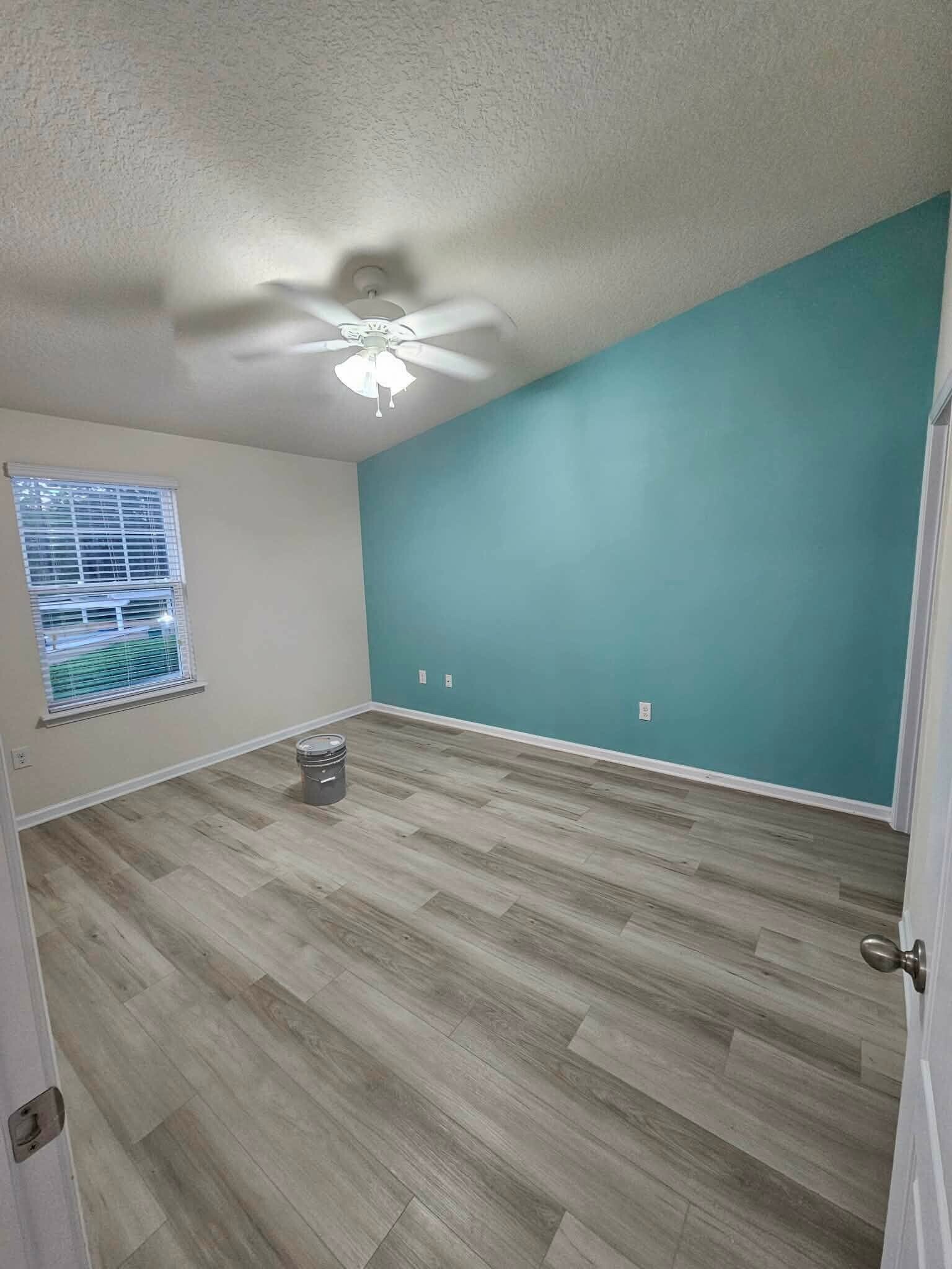 Building Photo - 213 Larkin Pl