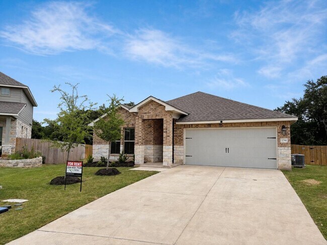 Building Photo - Spacious 4 Bed / 2.5 Bath Home with Fenced Yard & Modern Finishes in Belton
