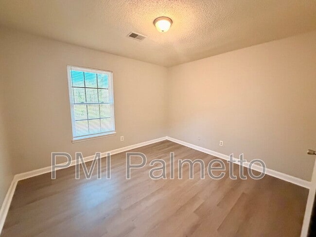 Building Photo - 1919 Tall Pines Cir