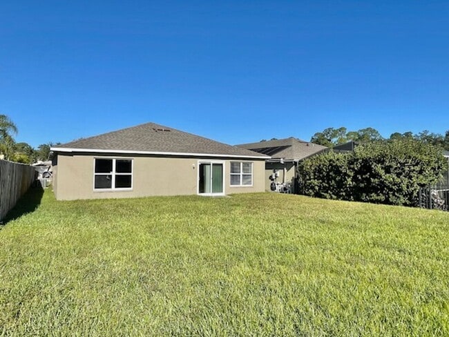 Building Photo - Sanford - 4 Bedroom, 2 Bathroom - $2,395.00