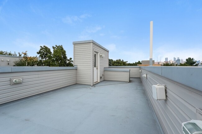 Building Photo - 1435 S Fallon St