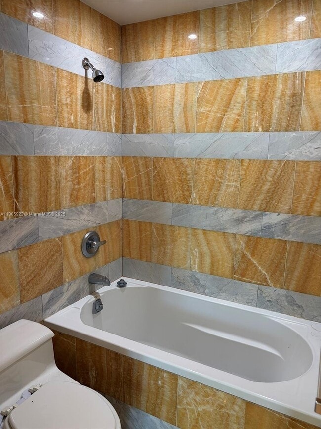 Building Photo - 100 Bayview Dr