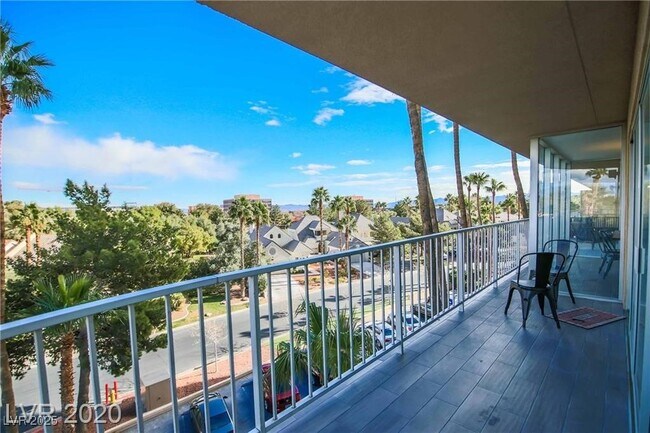Building Photo - 3111 Bel Air Dr