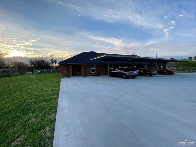 Building Photo - 5206 Murillo St