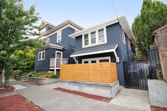 Building Photo - 1634 NW Everett St