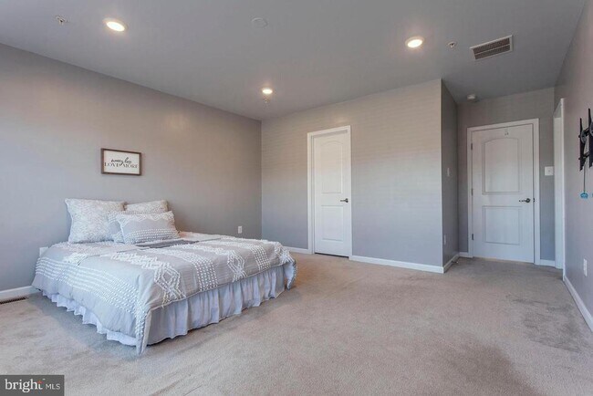 Building Photo - 2706 Amber Crest Rd