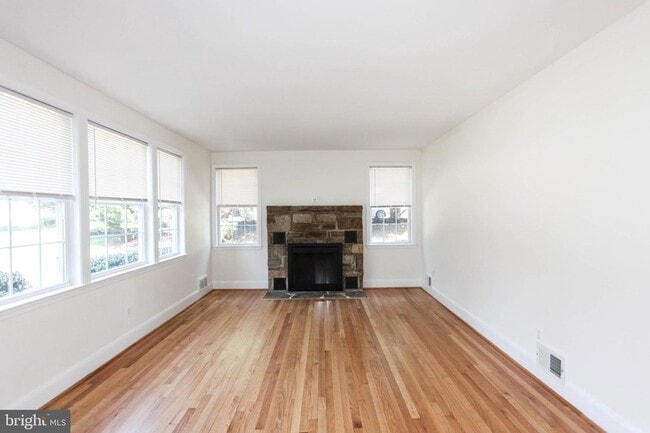 Building Photo - 3263 St Johns Ln
