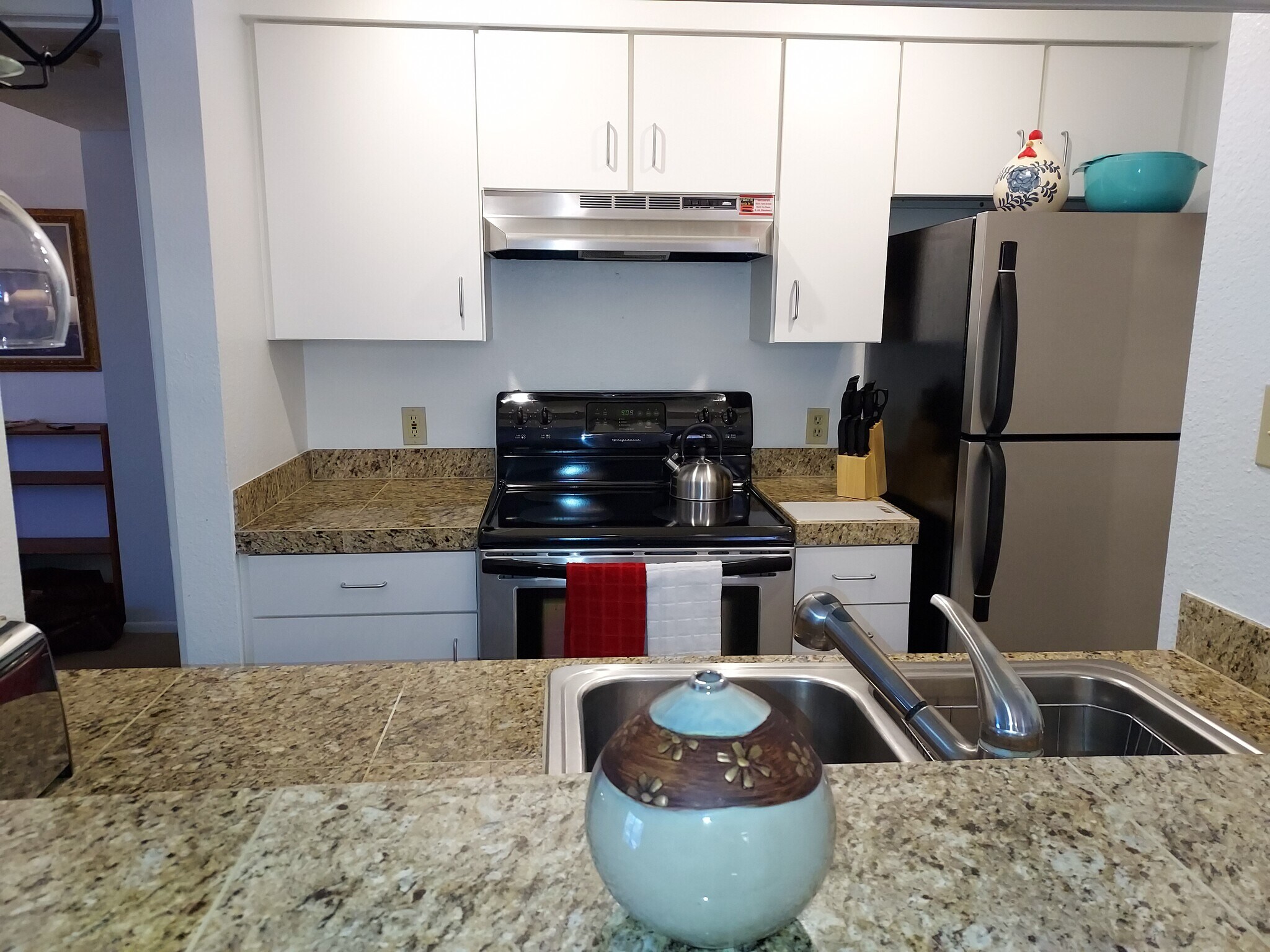 Kitchen - 941 Calle Mejia