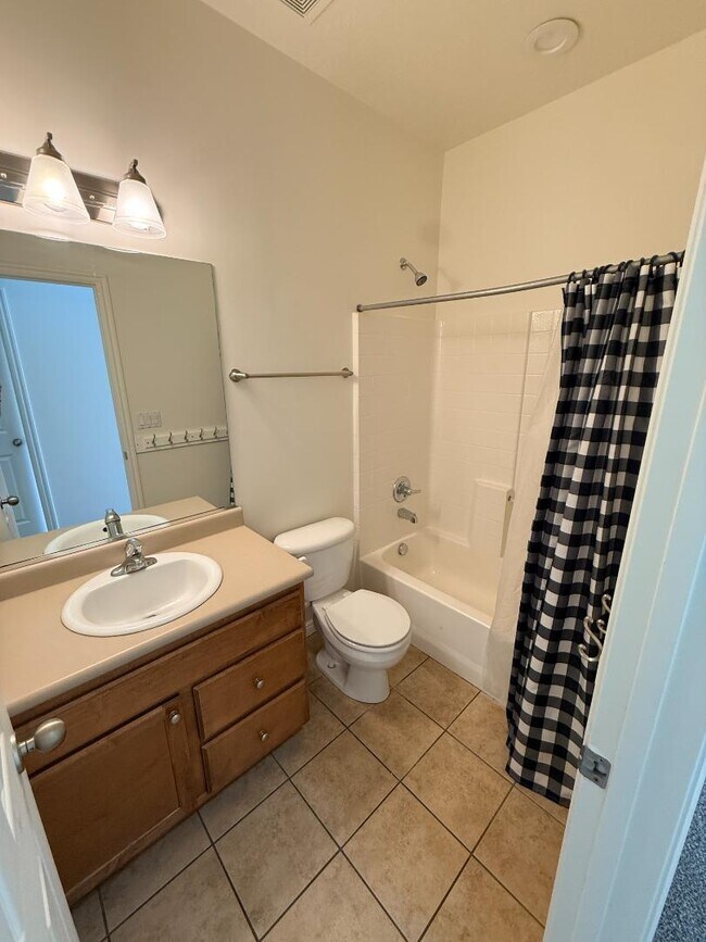 Building Photo - 8825 Jefferson Dr