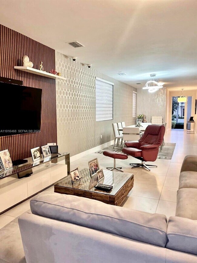 Building Photo - 6846 NW 103rd Ave