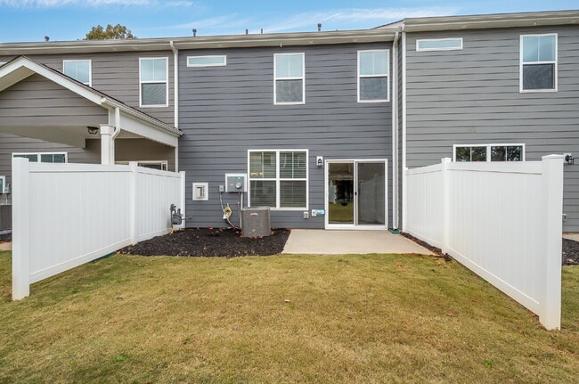 Building Photo - Elegant 3-Bedroom, 2.5-Bath Townhome with Modern Finishes ($1950/mo rent***)