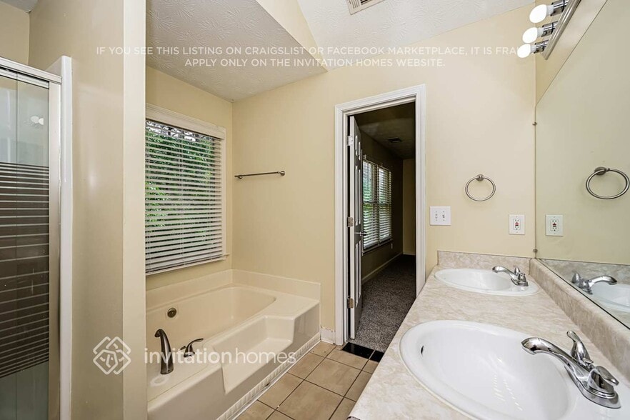 Building Photo - 1099 Plantation Blvd SE