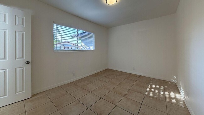 Building Photo - 12704 California St