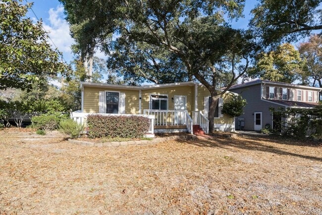 Building Photo - 111 N Hollywood Dr