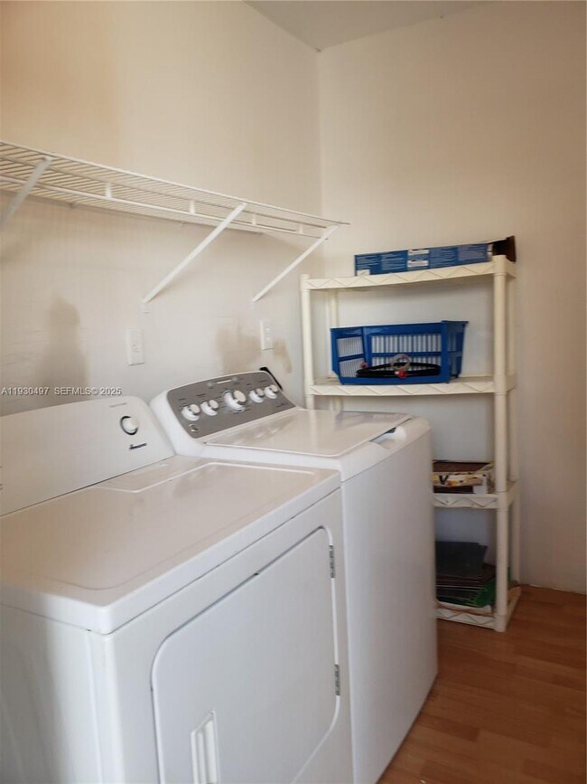 Building Photo - 601 Ives Dairy Rd