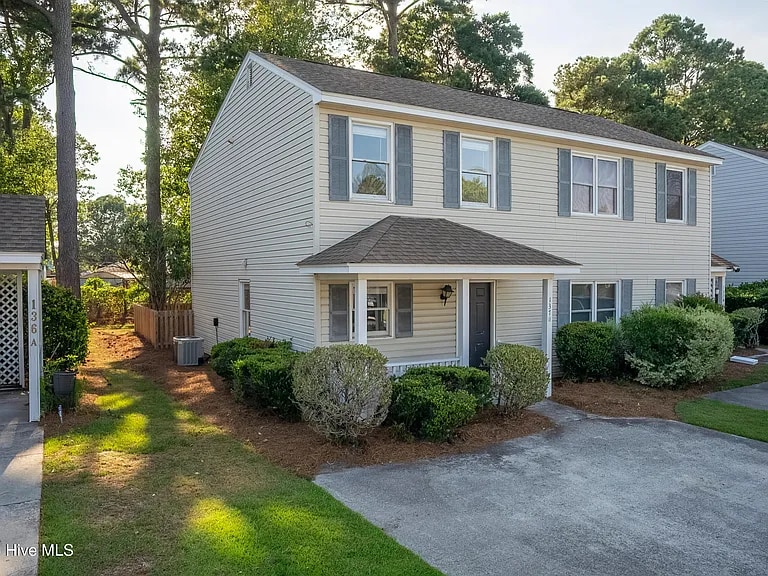 Building Photo - 137 Lullwater Dr