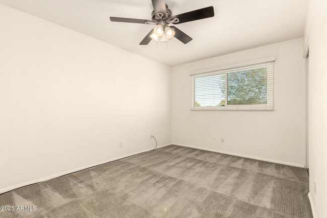 Building Photo - 230 E Strahan Dr