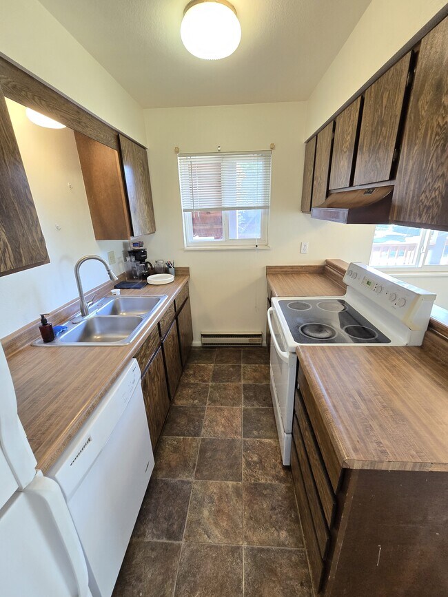 Building Photo - 1704 Erin Ct