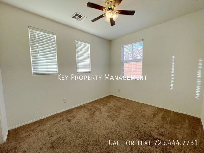 Building Photo - MOUNTAINS EDGE 2 BEDROOM 2.5 BATH WITH OPE...