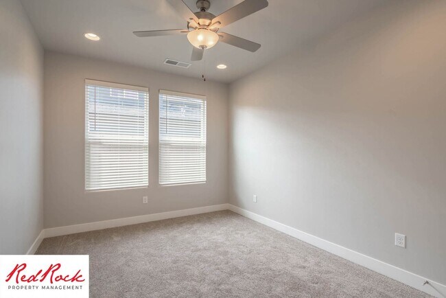 Building Photo - Beautiful 4-Bedroom 2.5 Bath with a 3 Car ...