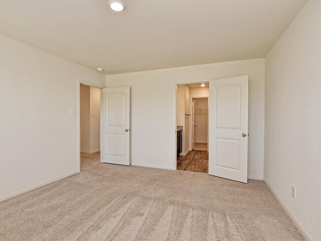 Building Photo - 341 Cres Park Dr