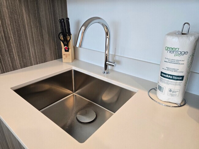 Building Photo - 190 SW 8th St