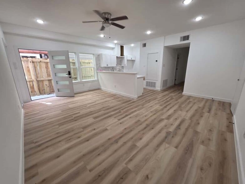 Building Photo - 8406 De Priest St