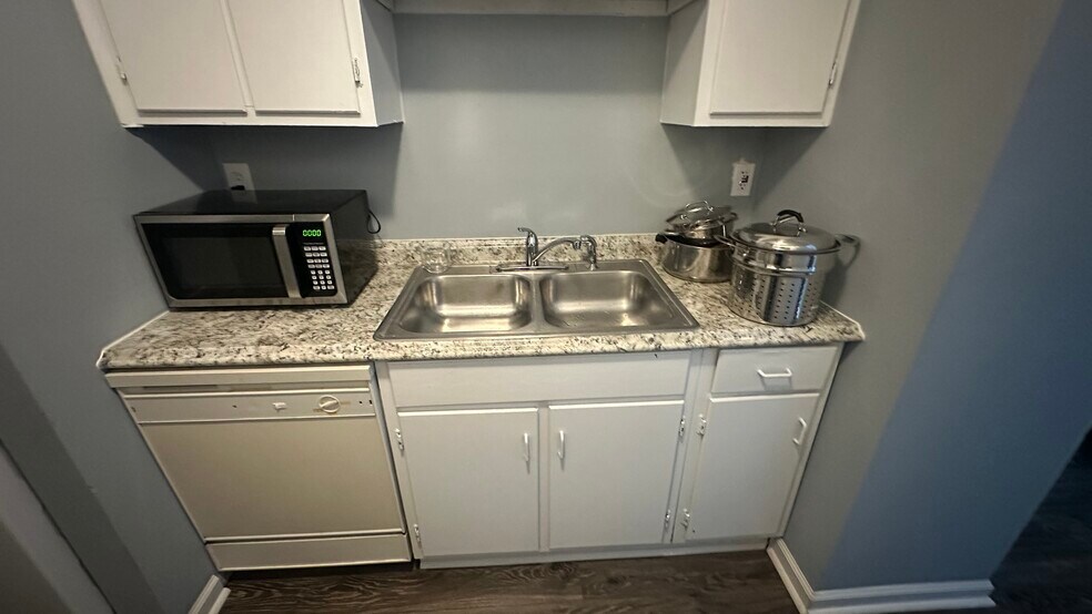 Building Photo - 1563 Cannonball Ct