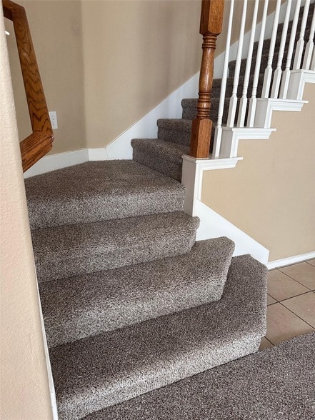 Building Photo - 11490 La Grange Dr