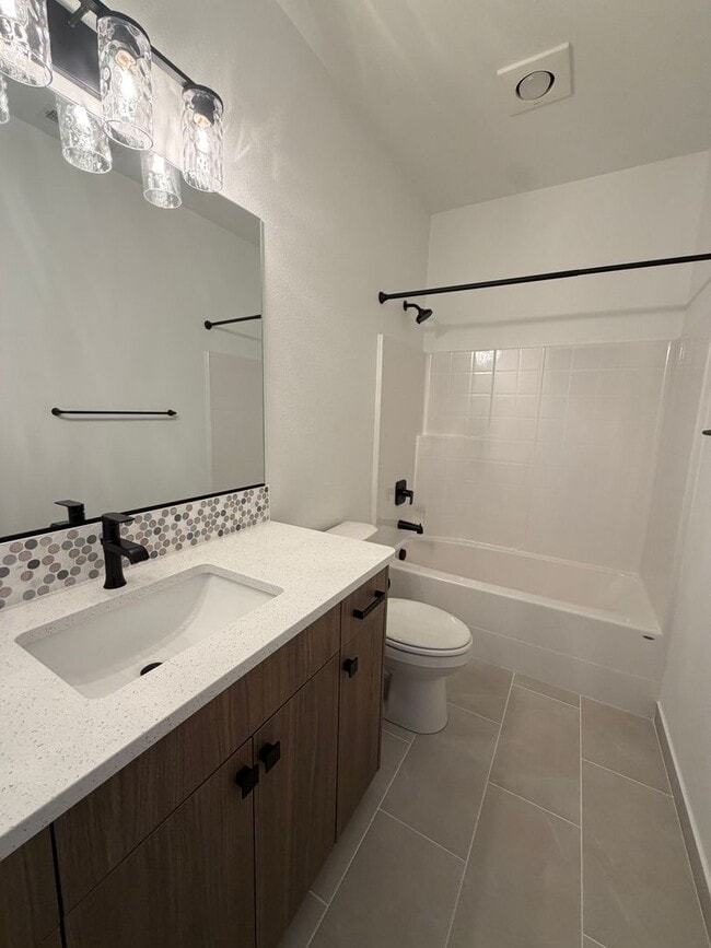 Building Photo - 6398 Melby Way NE