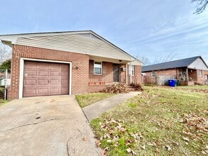 Building Photo - Cozy Brick Ranch in Norfolk!