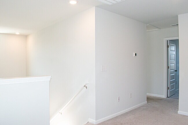 Building Photo - Coastal Living at its finest