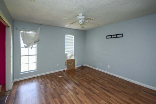 Building Photo - 1622 Memorial Pkwy