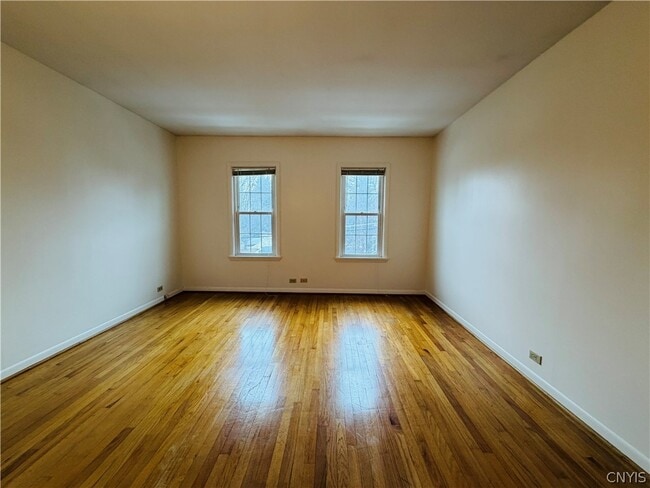 Building Photo - 4 Grant St