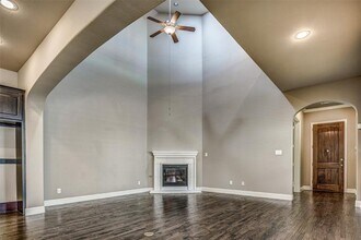 Building Photo - 534 Evergreen Dr
