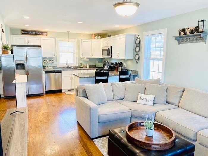 Building Photo - 32 John St