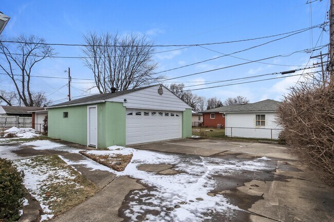Building Photo - 1538 Shanley Dr