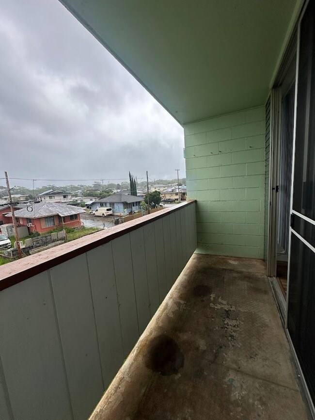 Building Photo - Lalawai Hale 2 bedroom, 1 bath, 1 uncovere...