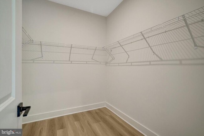 Building Photo - 9418 Dandelion Dr